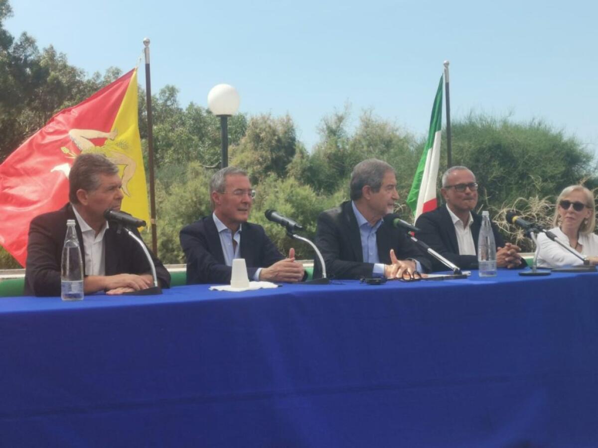 "Una nuova stagione", lanciata mostra: Musumeci, "industria ha oscurato città della cultura" - La conferenza stampa odierna