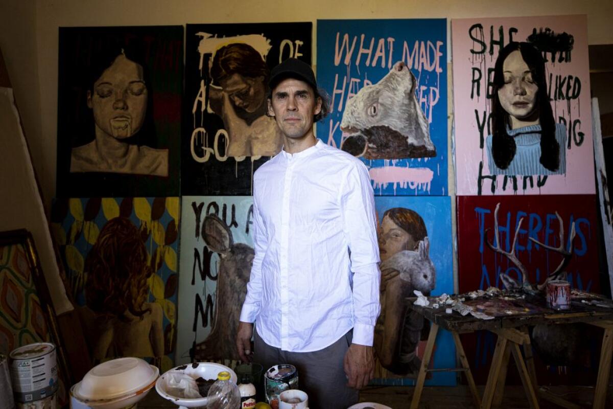 Mostre, al Palazzo Reale di Palermo Ryan Mendoza con “The Golden Calf” - 