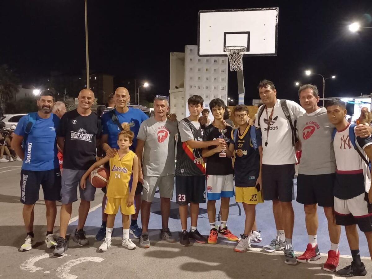 Torneo 3x3 nel Mito di Ulisse al playground con centinaia di atleti - 