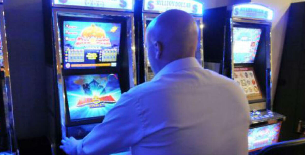 Limiti orari per giocare ai videopoker nei bar e i limiti nell'online - 