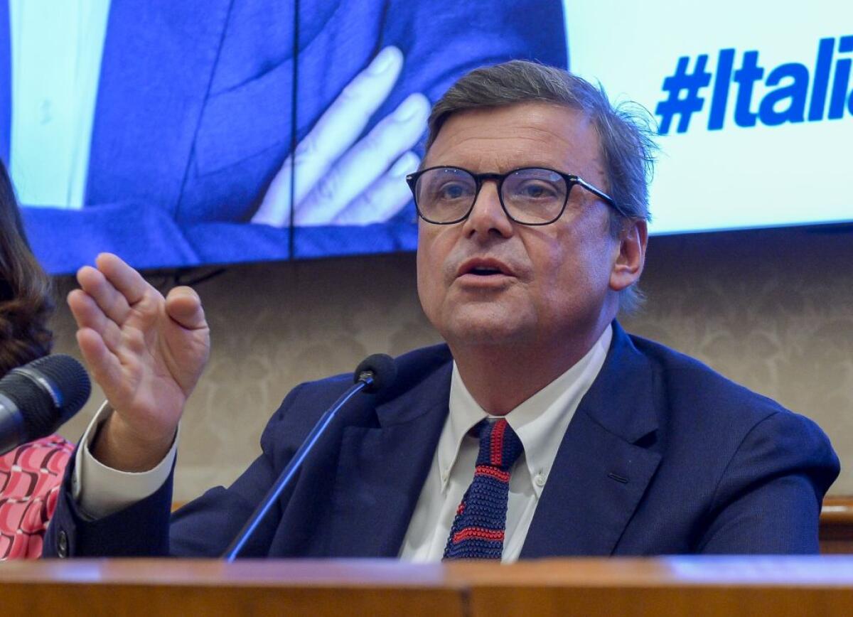 Calenda “Sospendere campagna elettorale, misure per caro-gas” -