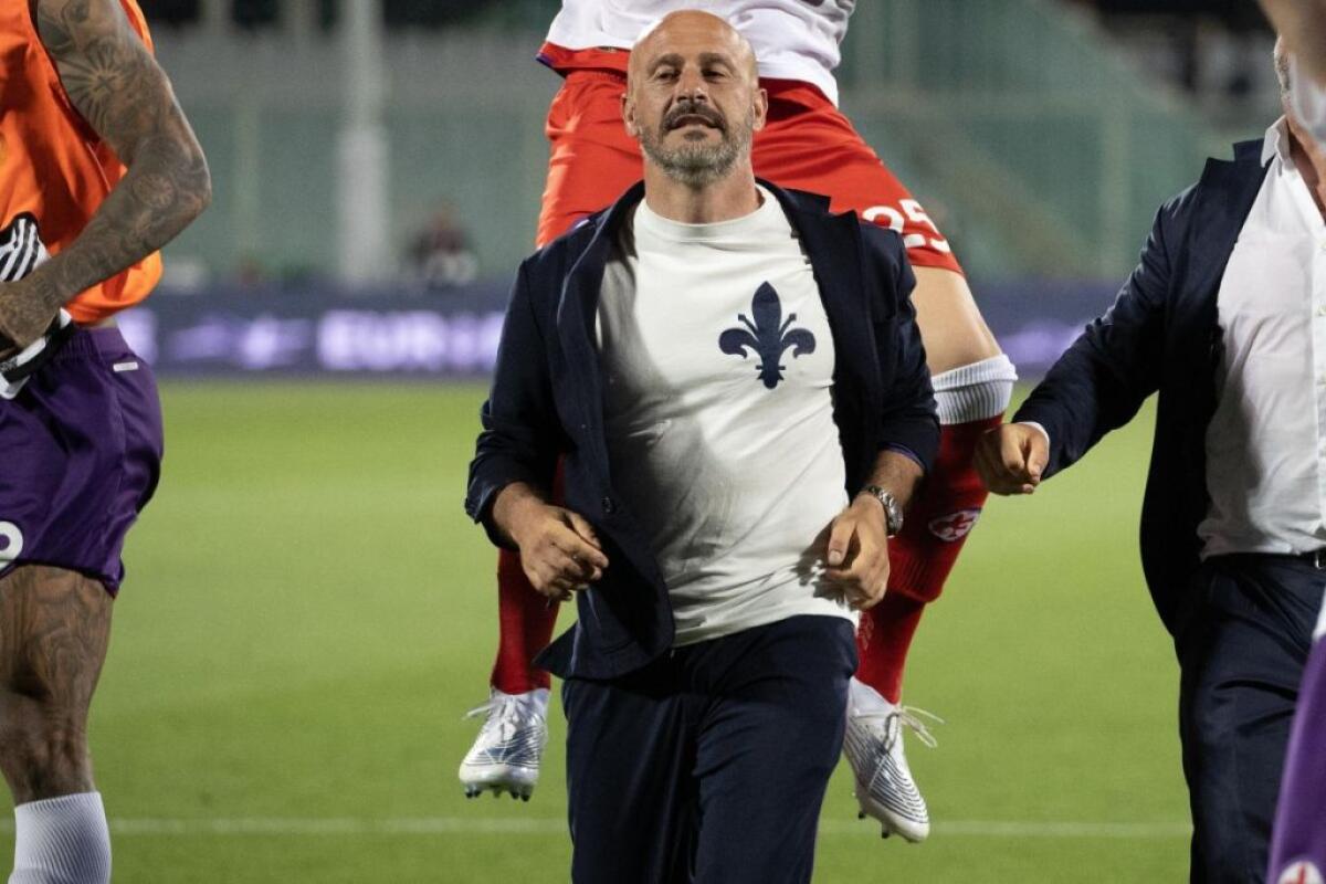 Pari col Twente, Fiorentina ai gironi di Conference League - 