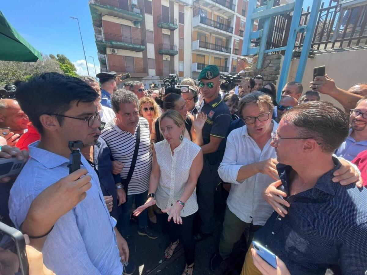 Meloni “Il blocco navale inteso come atto di guerra è una fake news” - 