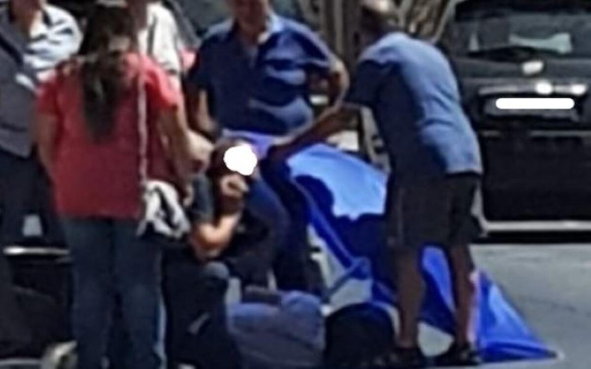 Incidente in corso Aldisio, una giovane a terra: tempi lunghi per l'ambulanza da Niscemi - L'incidente su un tratto di corso Aldisio