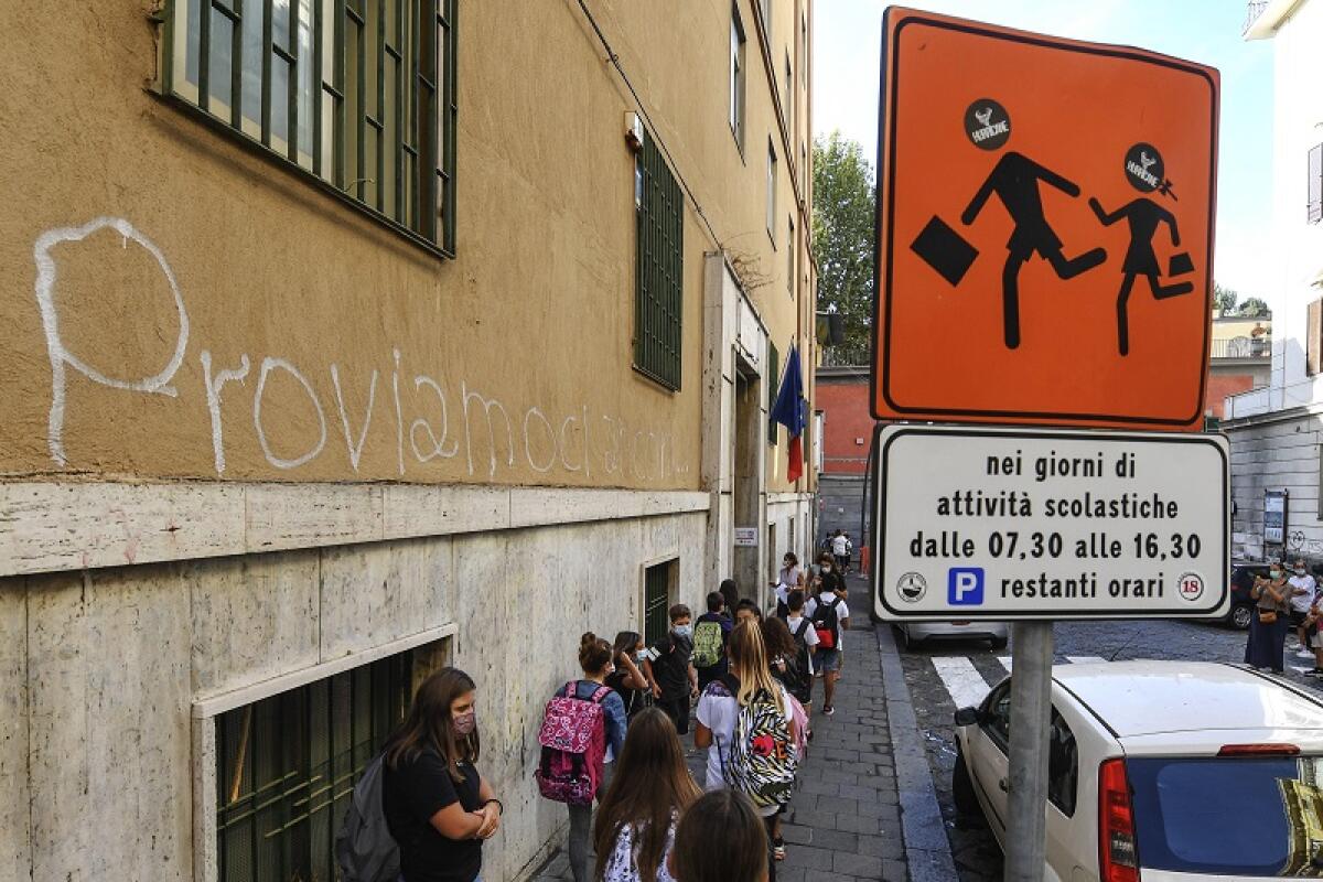 Pubblicate regole per ritorno a scuola, mascherine solo per fragili - 