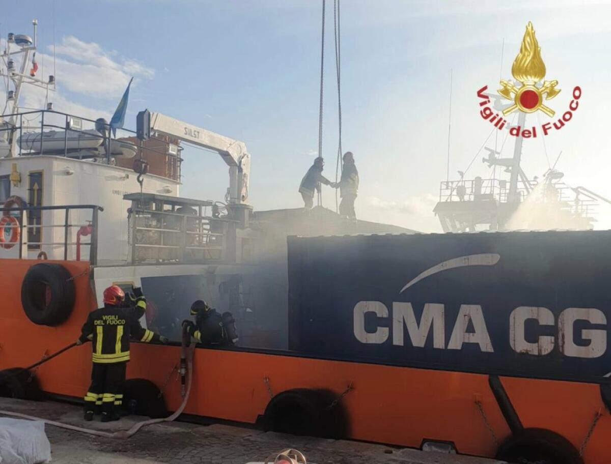Scoppio al porto di Crotone, tre morti e due feriti - 