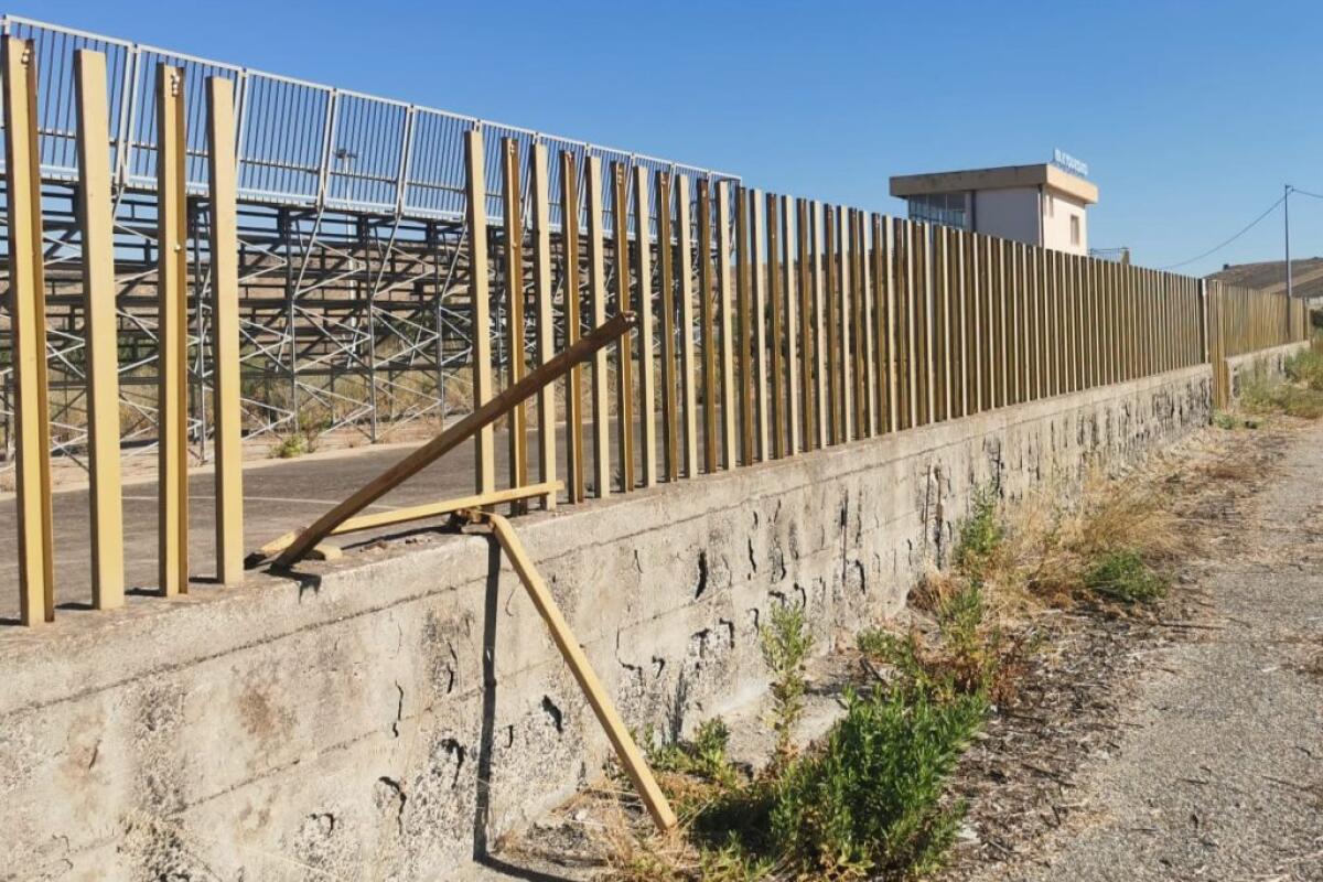 Kartodromo, nuova gestione vuole rilanciarlo: primi danni, divelta recinzione - 