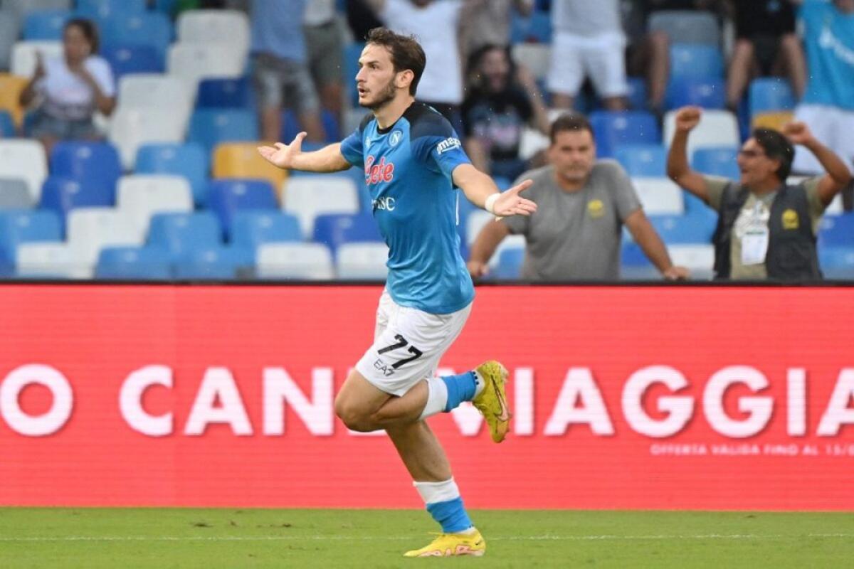 Poker del Napoli sul Monza, brilla Kvaratskhelia - 