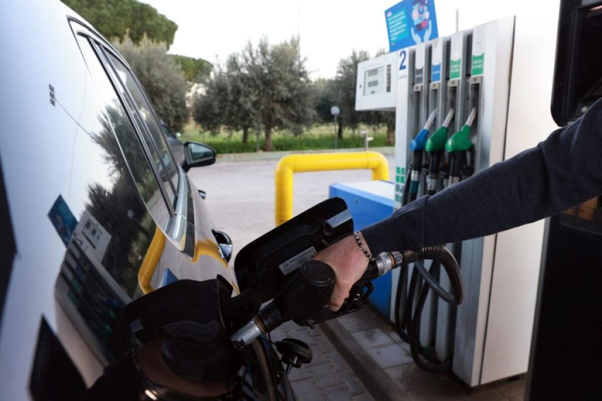 Carburanti, esteso al 5 ottobre lo sconto sulle accise - 
