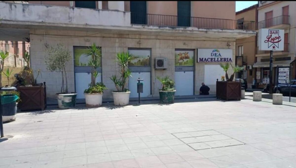 Le panchine rimosse, "vengano ricollocate anche a San Giacomo" - 