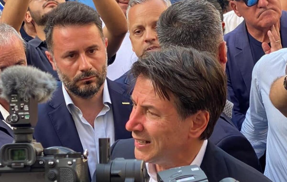 C'era una volta il fronte progressista, M5s divorzia dal Pd: "In Sicilia corriamo da soli" - Conte e Di Paola