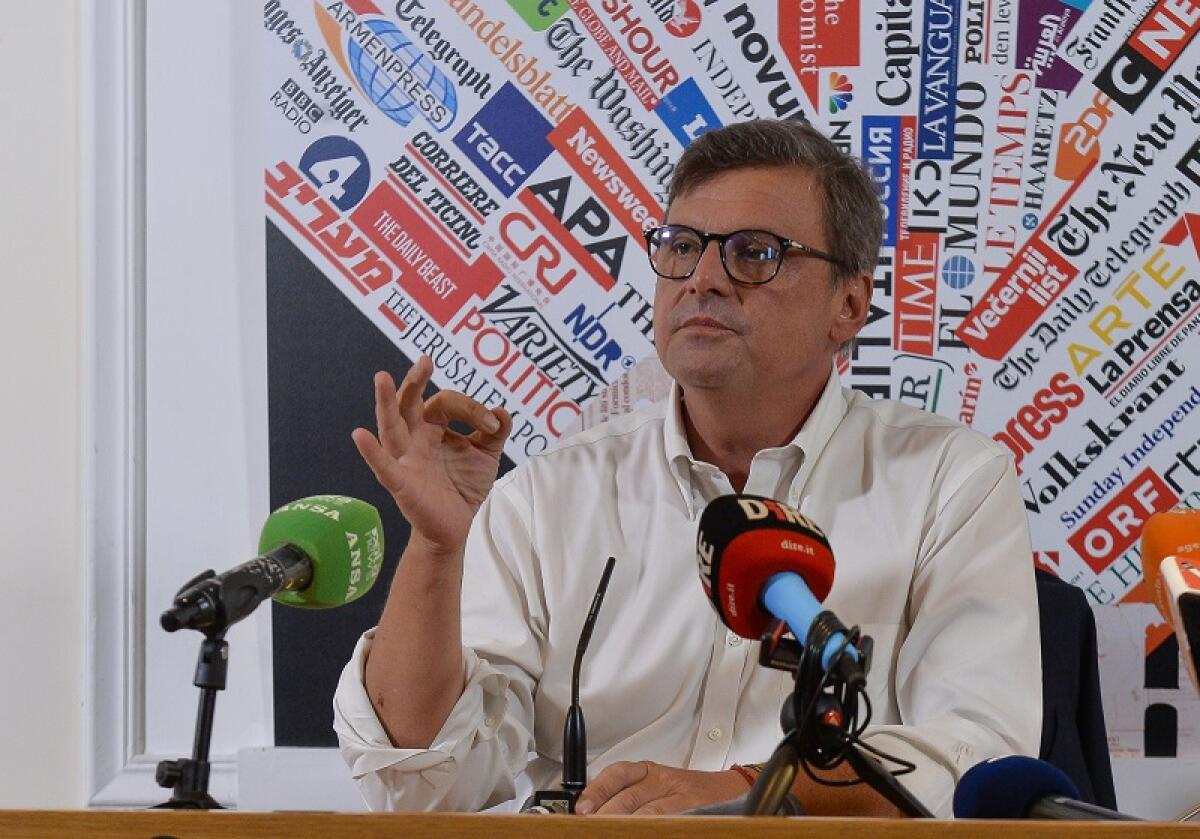 Calenda “Con una coalizione così ci facciamo ridere dietro” - 