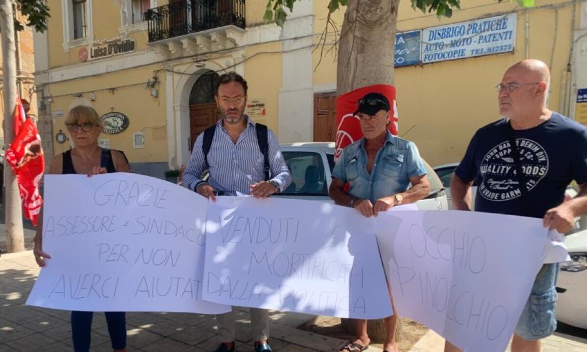 "Sbalorditi dalle parole di Licata", Corallo: "Dica la verità, è politica del nulla" - I lavoratori e il sindacalista Nuccio Corallo