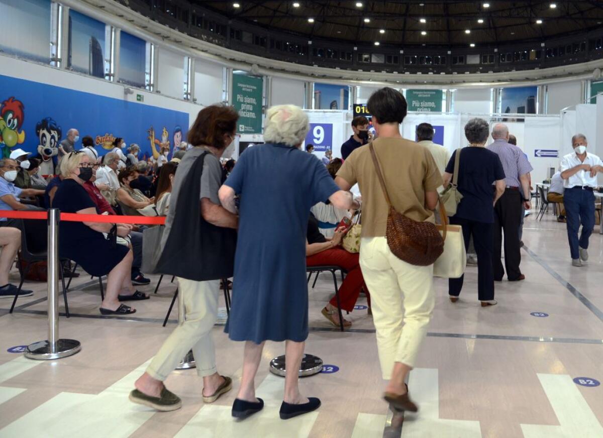 Covid, Sono 6.415 i nuovi positivi e 33 le vittime in Italia - 