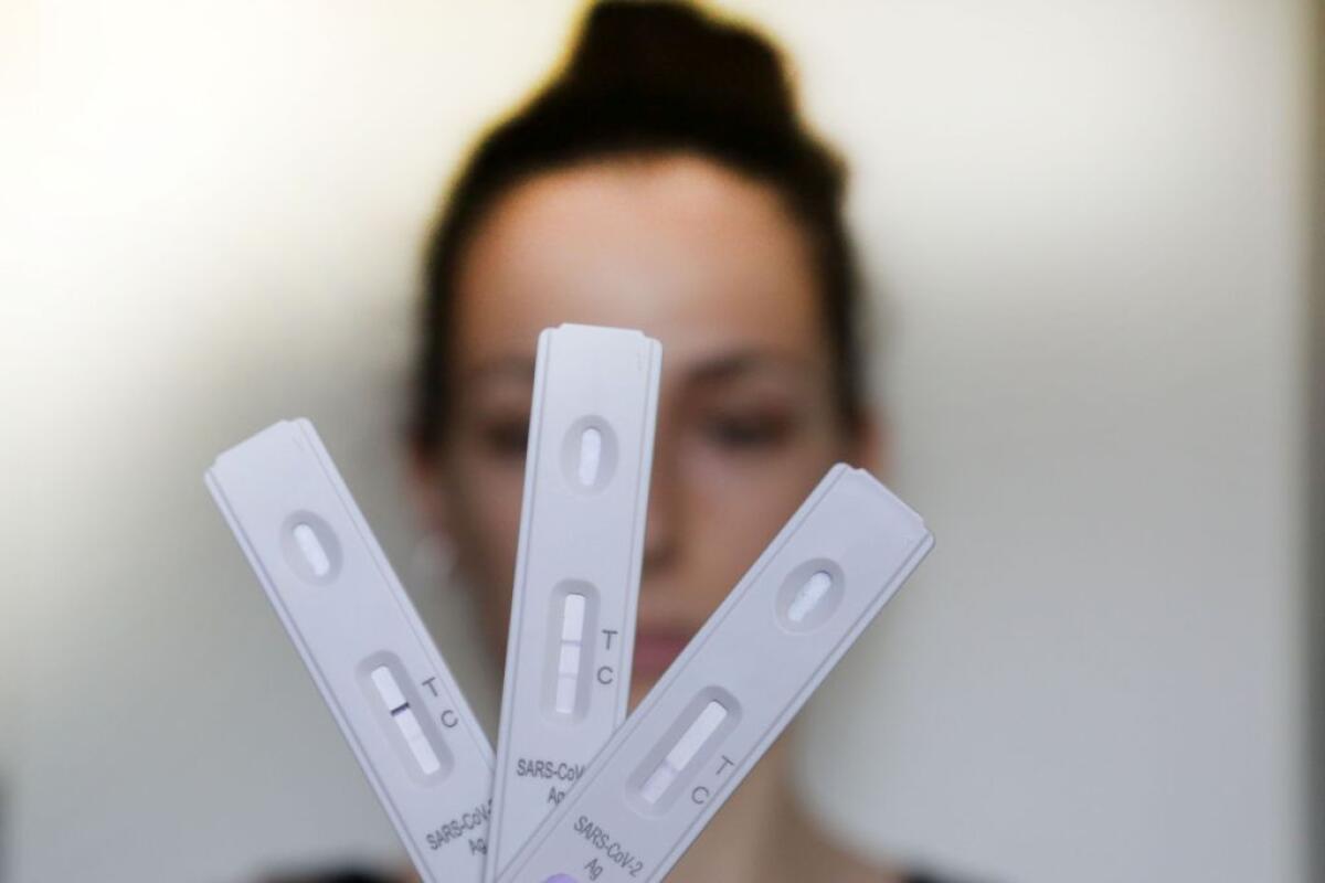 Covid, In Italia 17.574 nuovi positivi e 57 morti - 