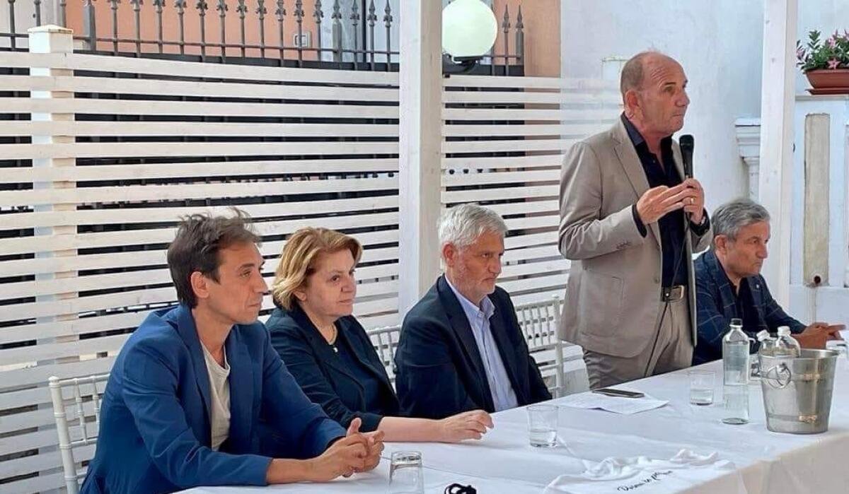 "Proposta Pd è coerente non velleitaria come M5s", Siragusa: "Greco bis? Non ci credo" - Un incontro della campagna elettorale per le regionali dello scorso anno