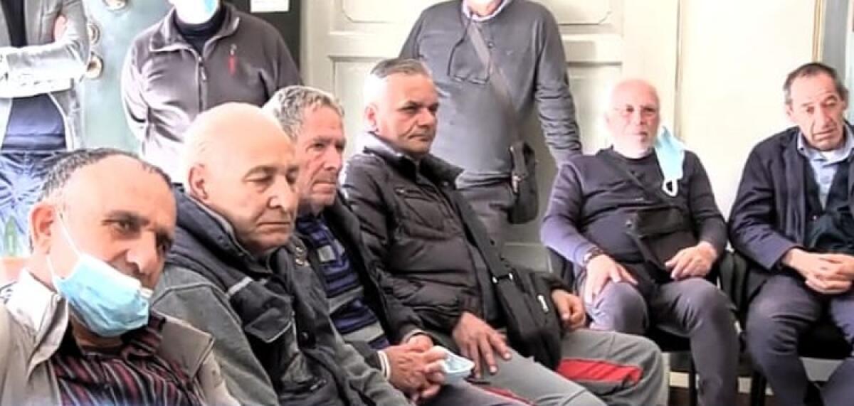 Consorzio bonifica in crisi, Regione sblocca 550 mila euro: "Per coprire i debiti urgenti" - Lavoratori del Consorzio in assemblea