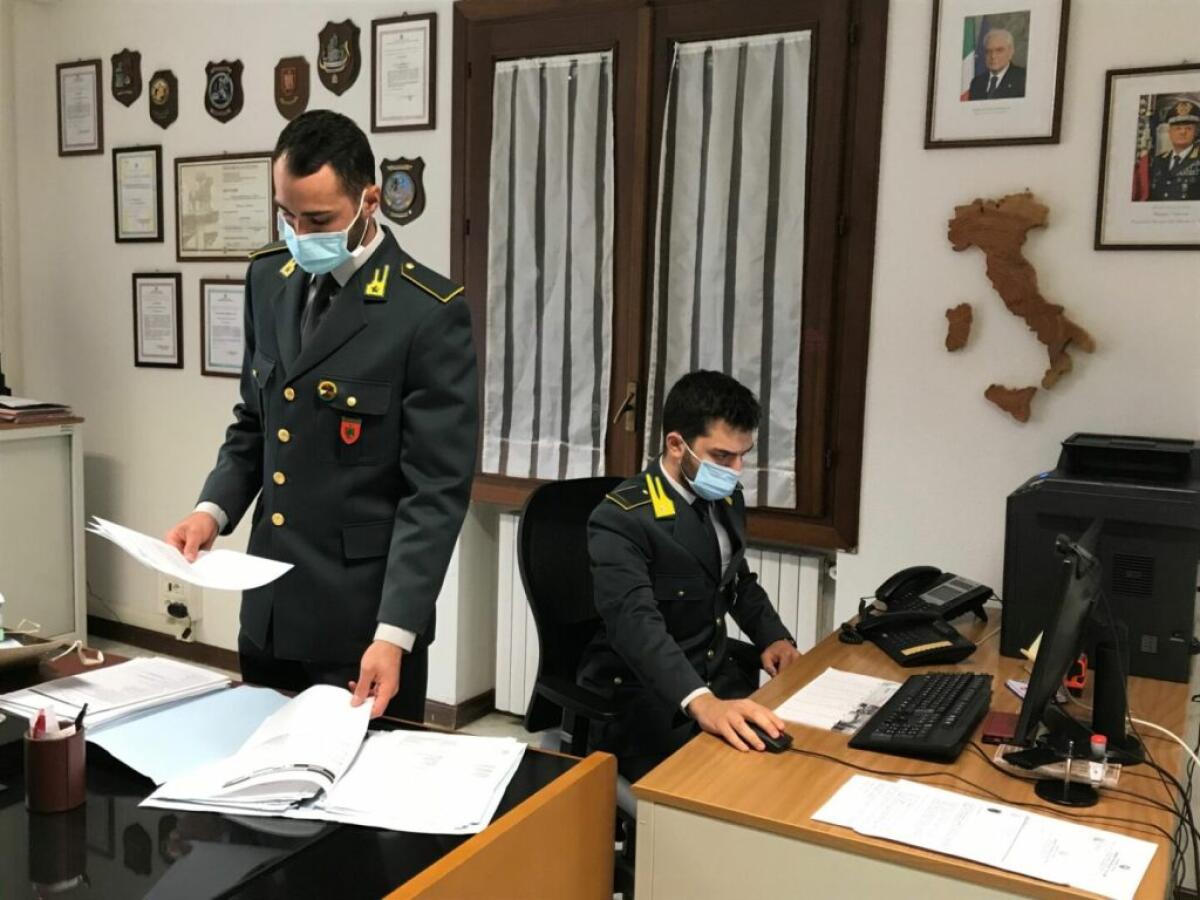Scoperto un giro di fatture false a Palermo, 3 arresti e 4 società sequestrate - 