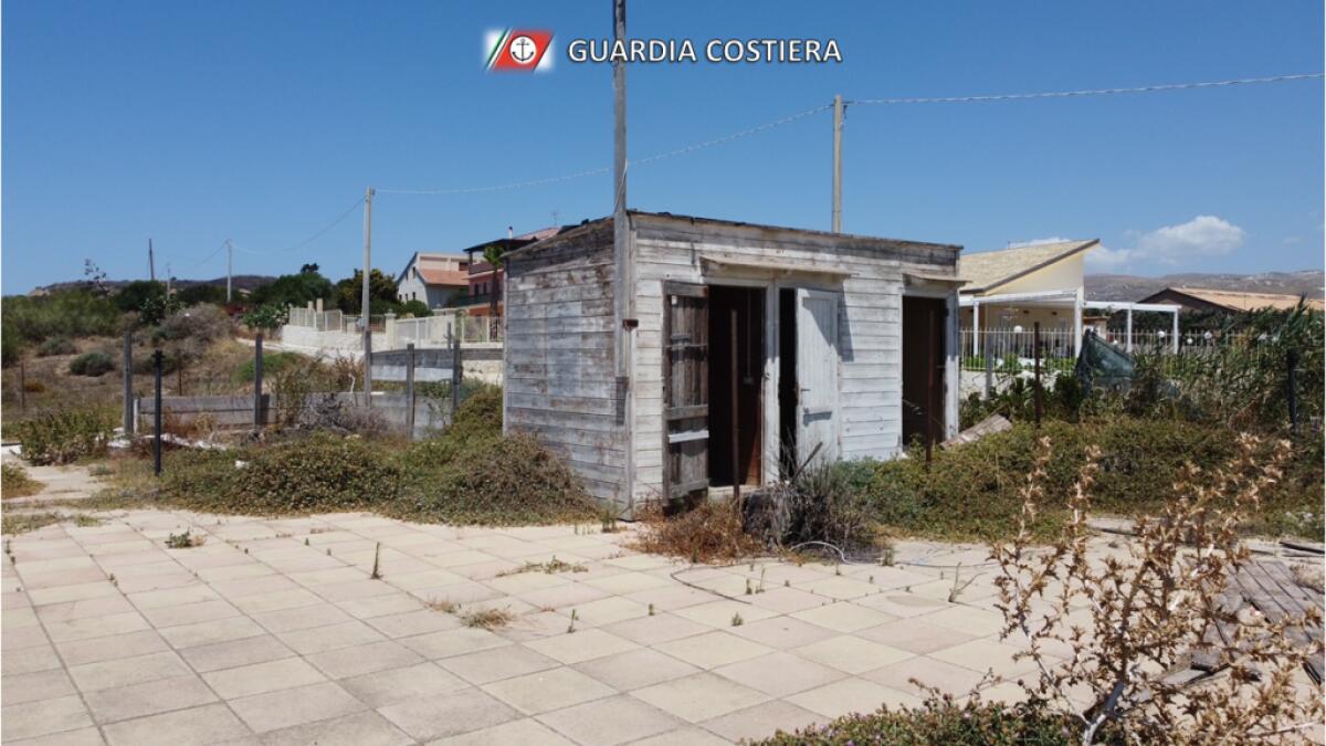 Area sequestrata a Desusino, occupazione abusiva di una struttura ormai in disuso - 