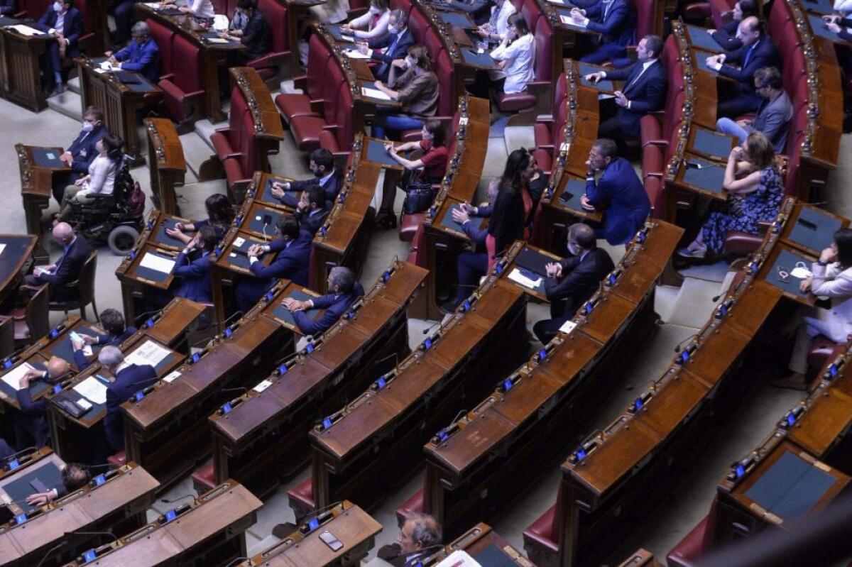 Camera, fumata nera nelle prime tre votazioni per il presidente -