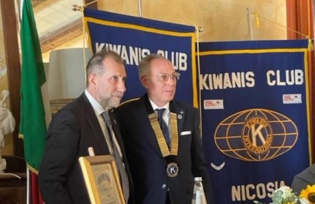 Kiwanis club, passaggio della campana: Sciascia subentra a Patti - Il passaggio della campana 