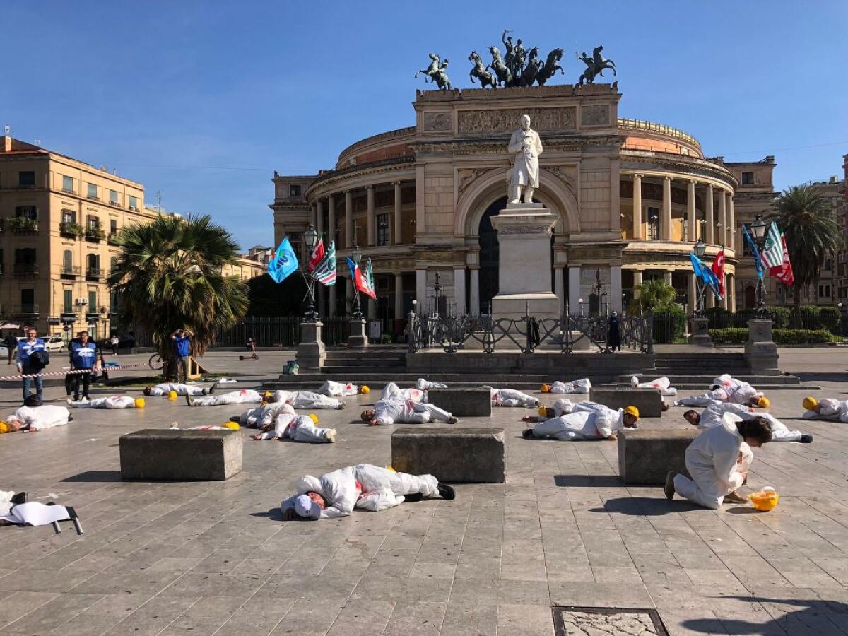 A Palermo il flash mob dei sindacati “Basta morti sul lavoro” - 