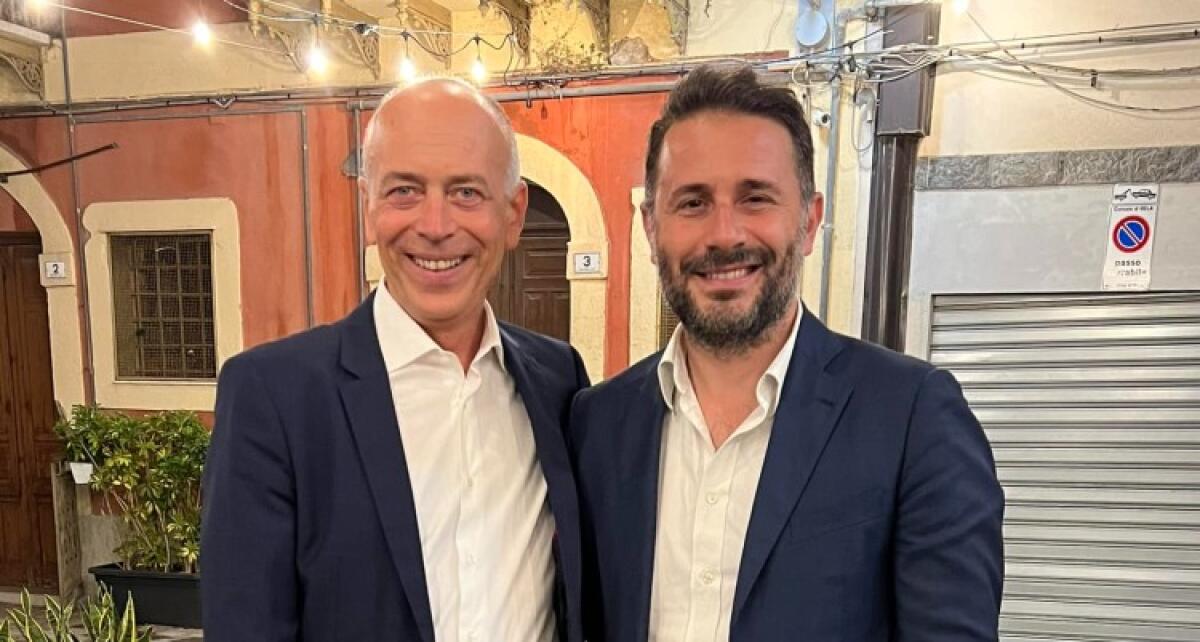 Lorefice: "M5s pronto ad aprire un laboratorio Gela, dialogo con parti sane della città" - Lorefice e il parlamentare Ars Nuccio Di Paola