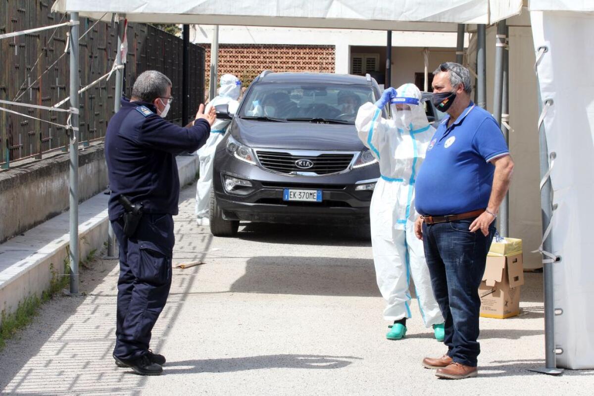 Covid, In Italia 11.606 nuovi positivi e 39 vittime - 