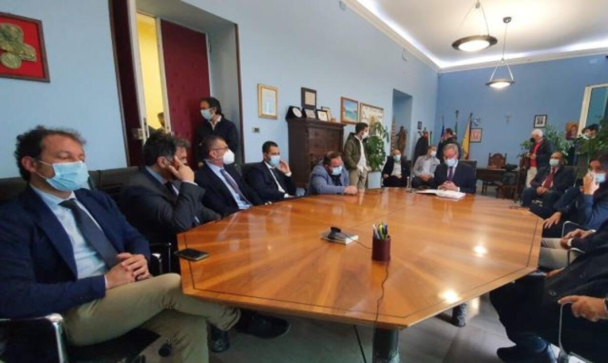 "Accuse Di Cristina ridicole", assessori: "Passivo bilancio dovuto anche a Crocetta e Fasulo" - 