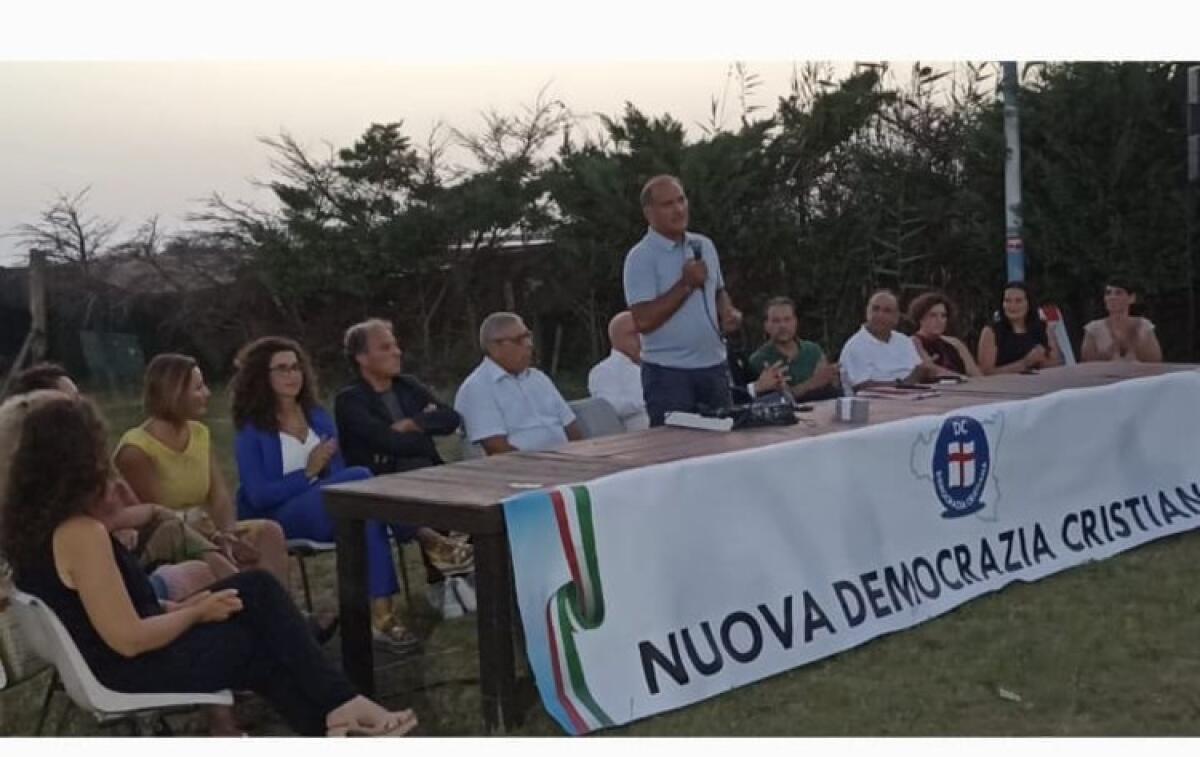 "Al sindaco abbiamo chiesto le priorità", Giannone: "Pellegrino? Suo percorso coerente" - Giannone e il gruppo della Nuova Dc