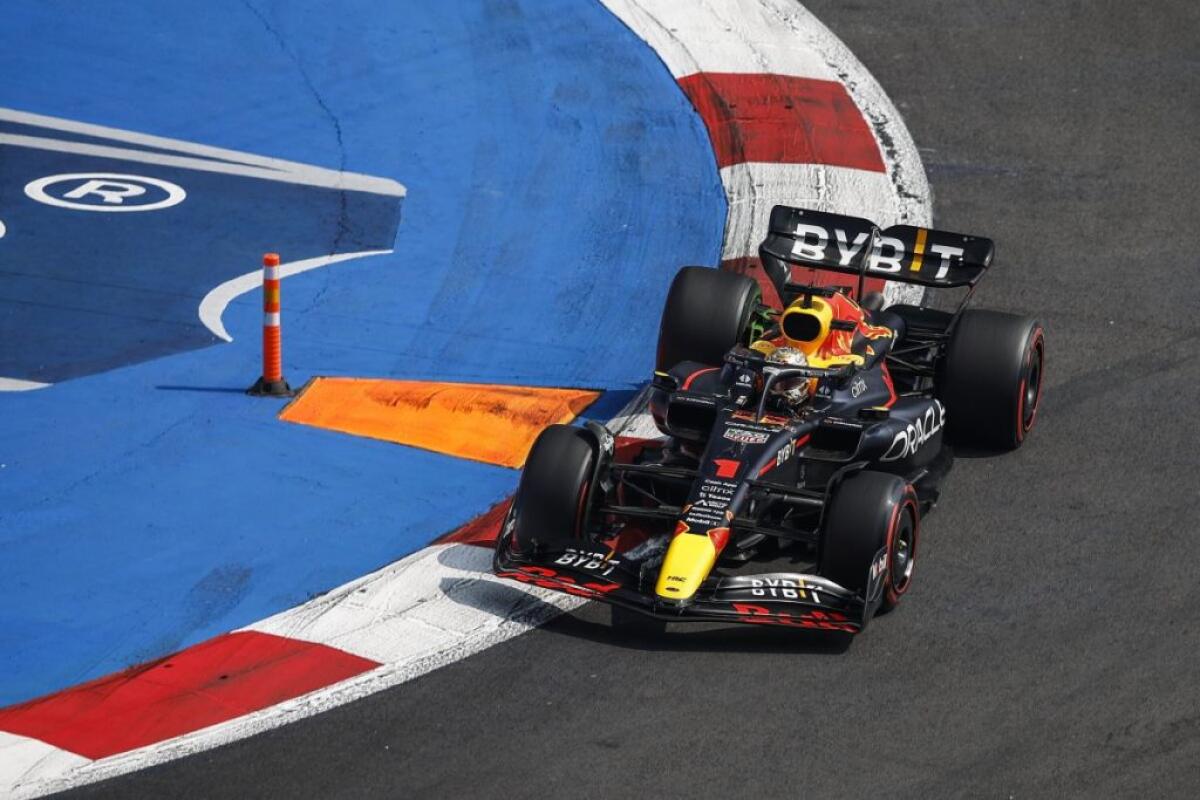 Pole Verstappen in Messico, Sainz 5^ e Leclerc 7^ - 