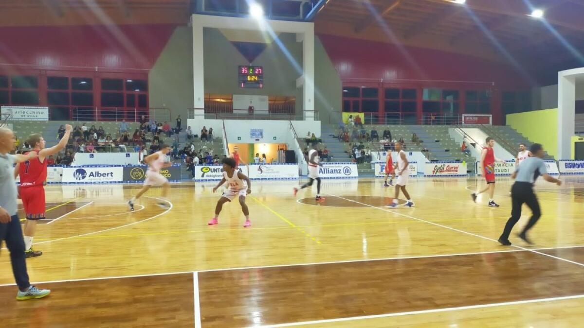 Buio pesto per la Melfa’s Basket sconfitta a Reggio Calabria per 93-48 -