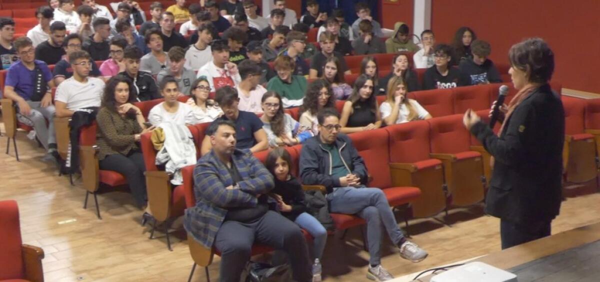 "Versi di luce giovani", il cinema entra nelle scuole con un progetto ministeriale - La presentazione del progetto