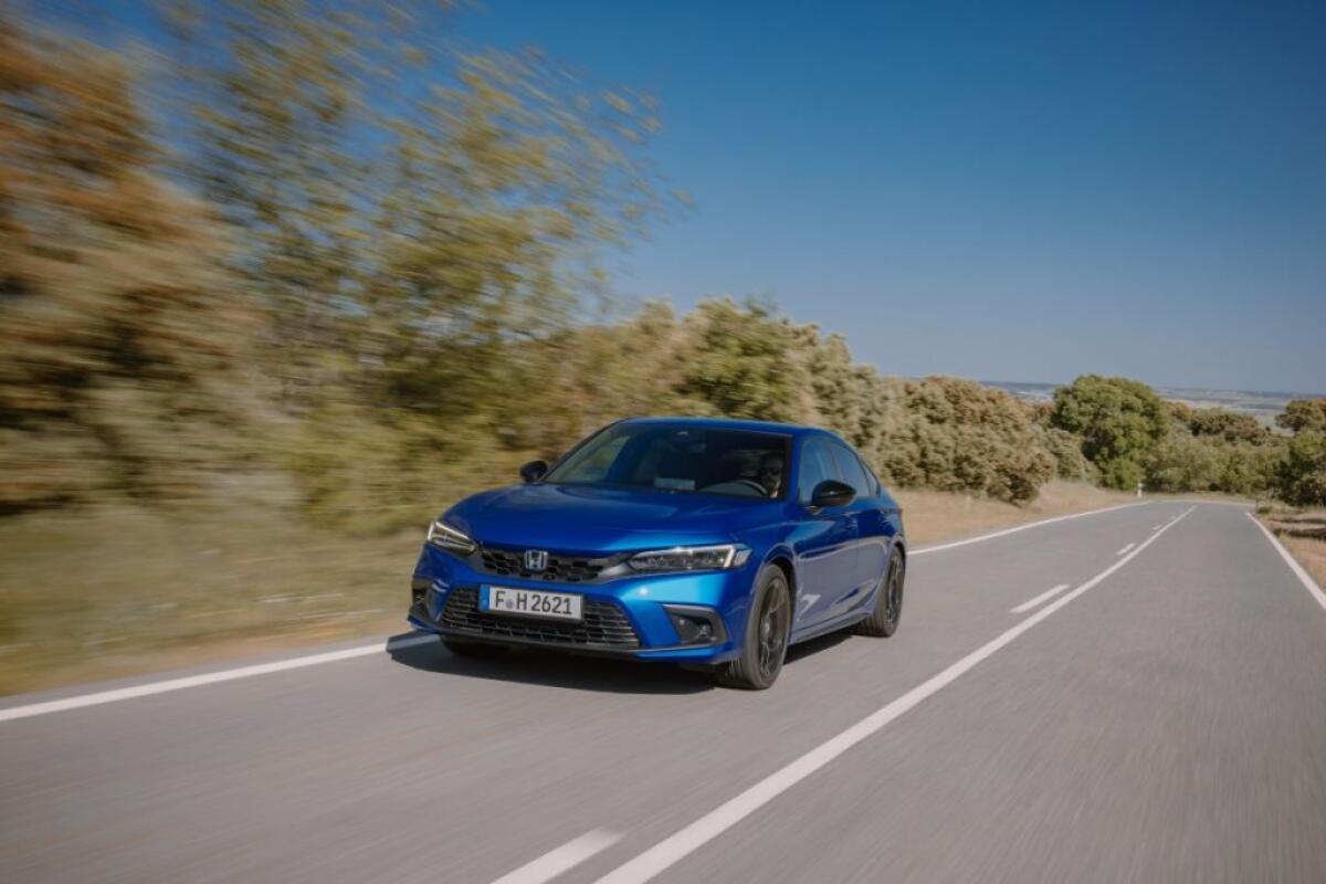 Piacere di guida ed efficienza con la nuova Honda Civic Full Hybrid - 