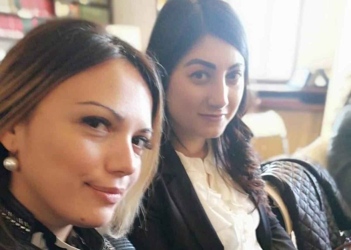Una ciocca di capelli per le donne iraniane, gli avvocati locali nel ricordo di Mahsa Amini - Gli avvocati Ruvio e Iaglietti