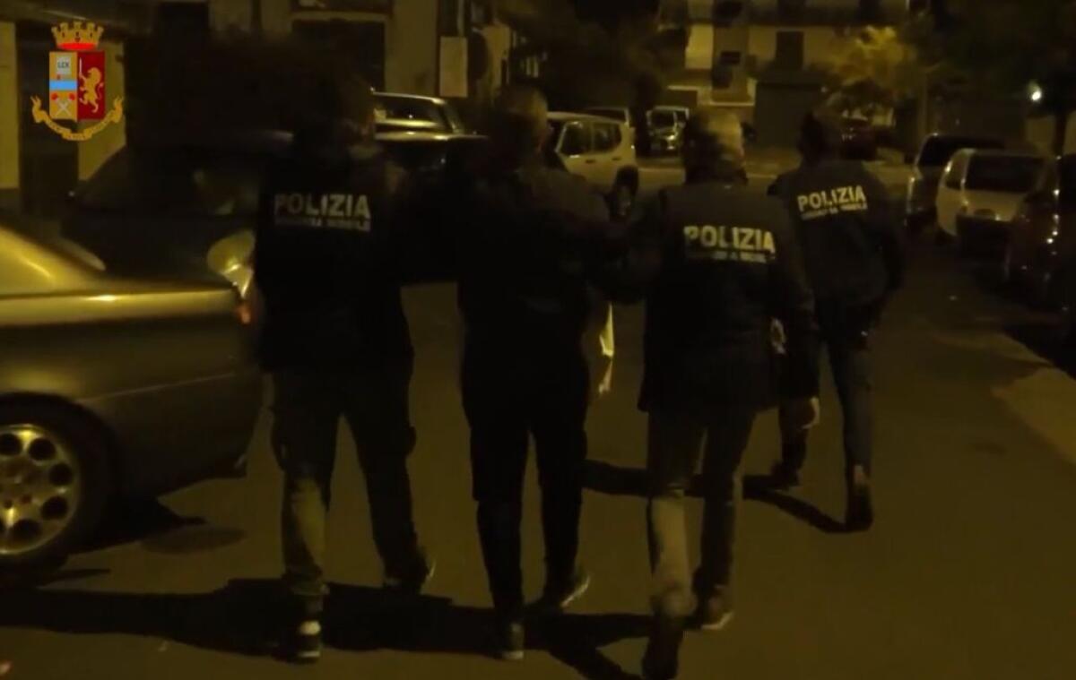 Duro colpo a clan mafioso dei Cursoti Milanesi di Catania, 24 misure cautelari - 