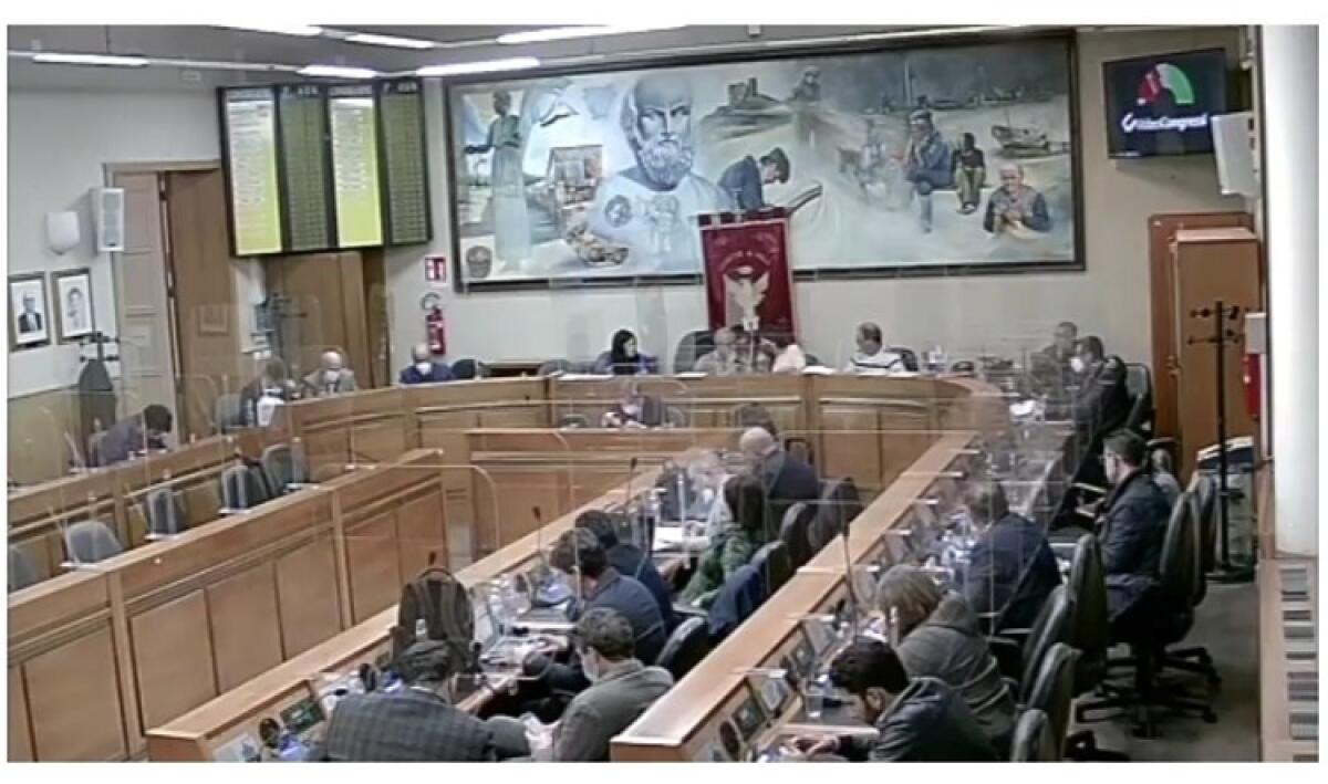 Tanti interrogativi politici e non solo, consiglio salta ancora: in aula niente numero legale - 