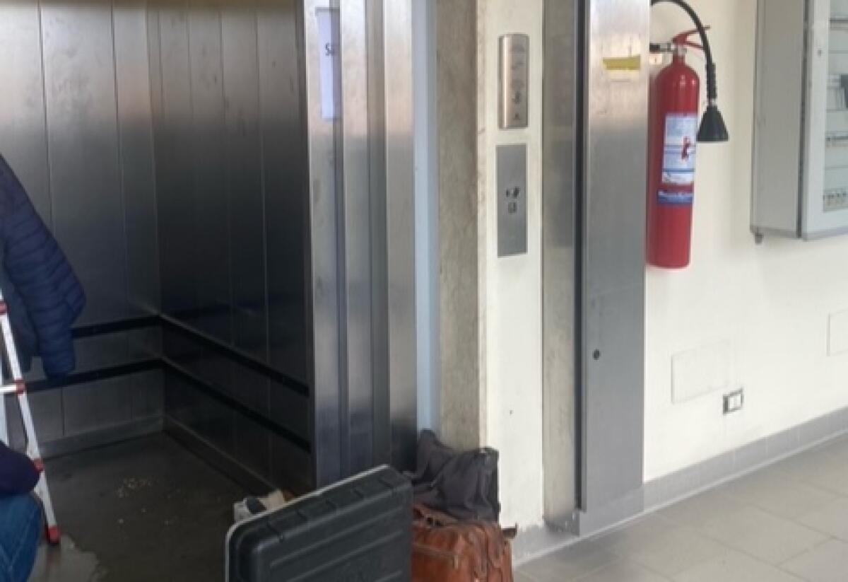 Ascensori fuori uso in ospedale, Giudice: "Mancano pure i servizi di base" - 