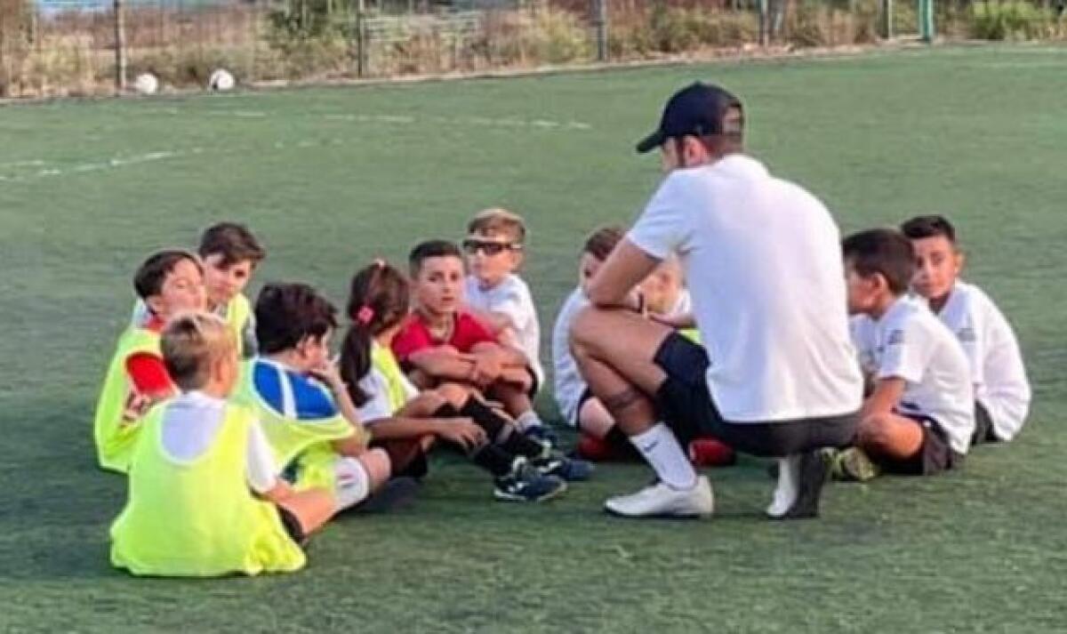 Amo Gela Dorica, per rubare pochi euro portano via anche 25 palloni - 