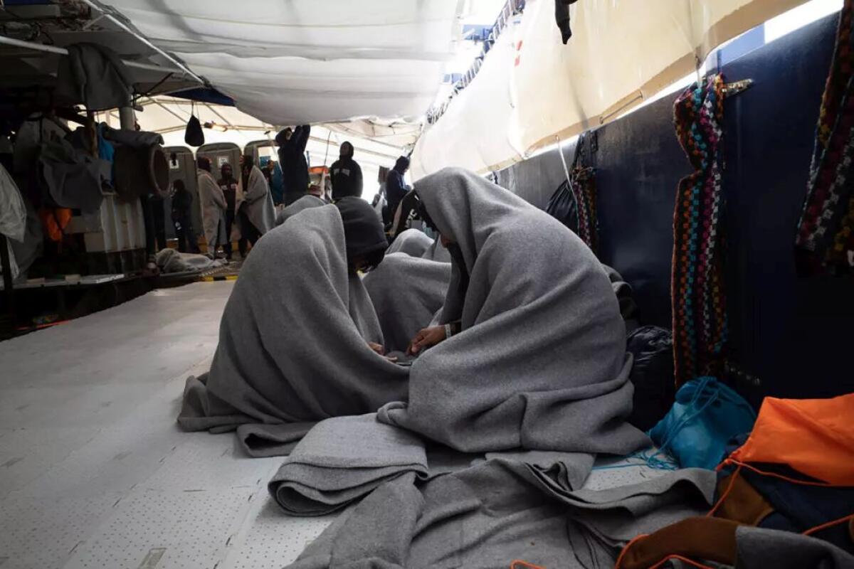 Sbarcati a Catania 155 migranti da “Humanity 1”, 24 ancora a bordo - 