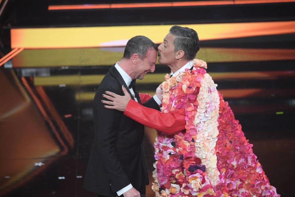 Amadeus ospite di Fiorello per l’esordio di Viva Rai2 - 