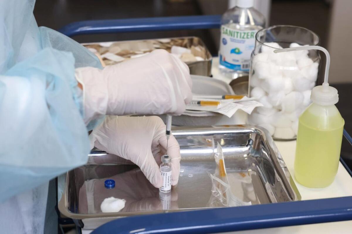 Contagi Covid in calo in Sicilia, somministrate 974 quinte dosi vaccino - 