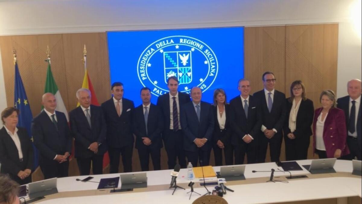 Schifani presenta la Giunta regionale “Si parte compatti e coesi” - 