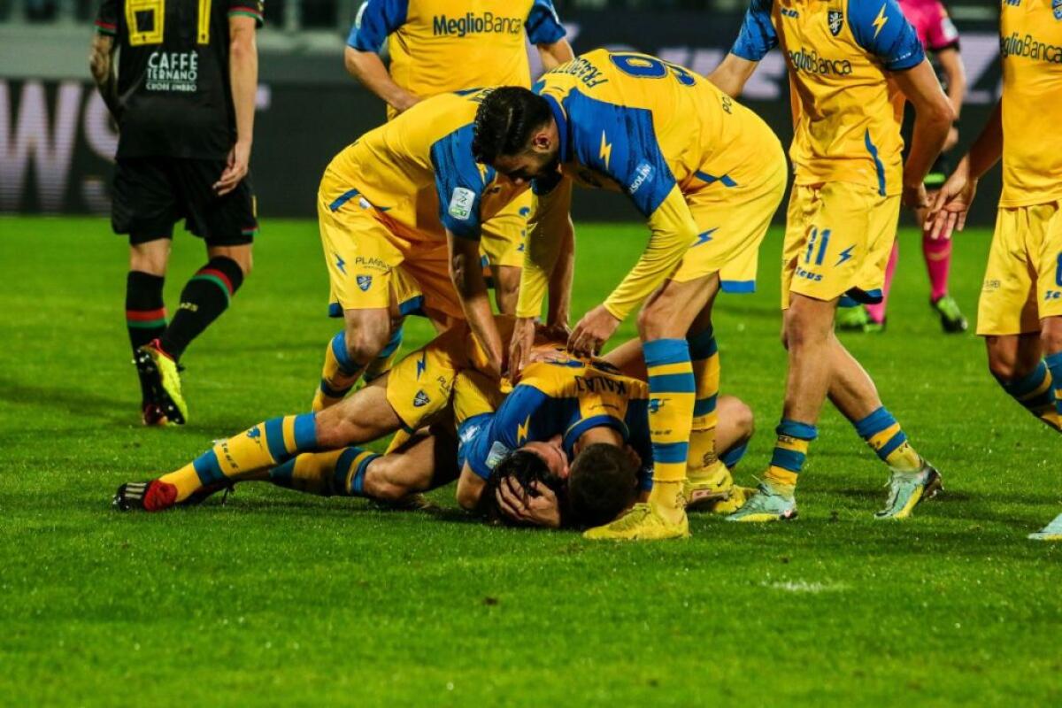 Frosinone campione d’inverno in serie B, colpo Genoa a Bari - 