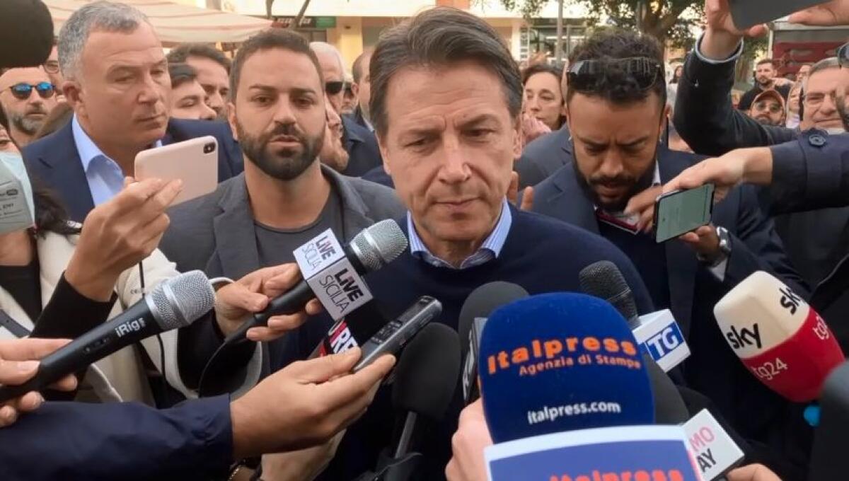 Conte a Palermo “Il Governo recupera soldi togliendoli ai poveri” - 