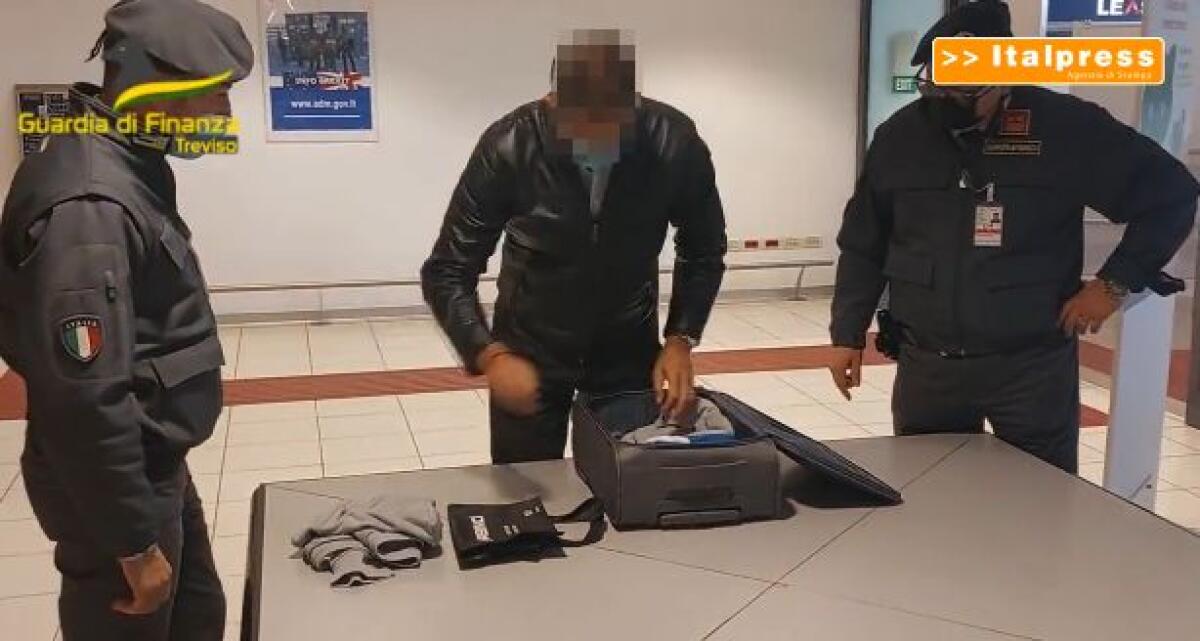 Arrestato in Francia trafficante guineano di essere umani - 