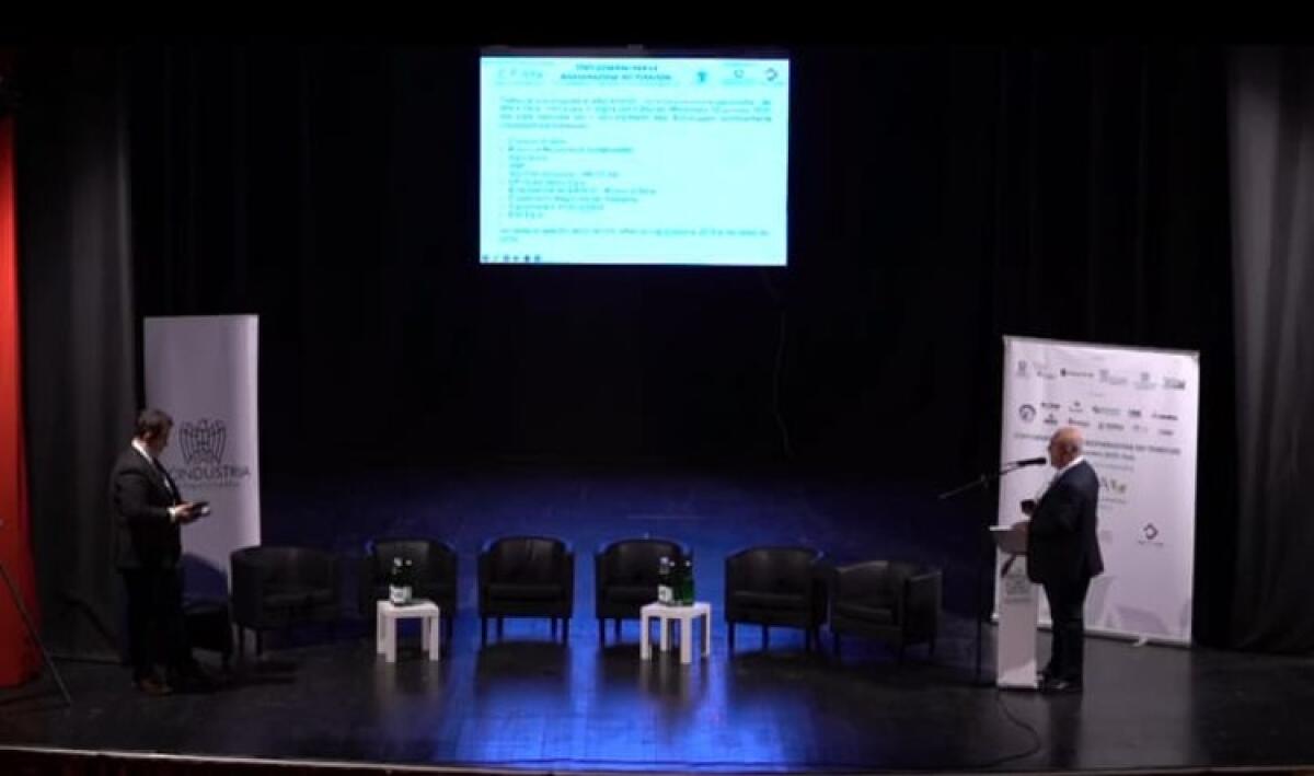 "Solo 1 per cento bonifiche completato": dopo cinque anni trasmesso piano riperimetrazione - Un momento dell'intervento di Collura