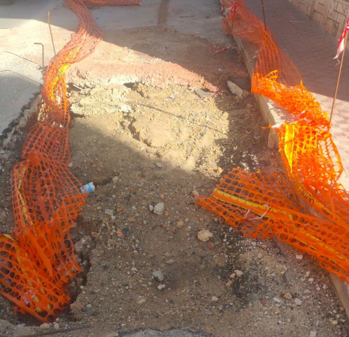 Cantiere senza ripristini, una falla in via Europa: "È uno scempio" - 