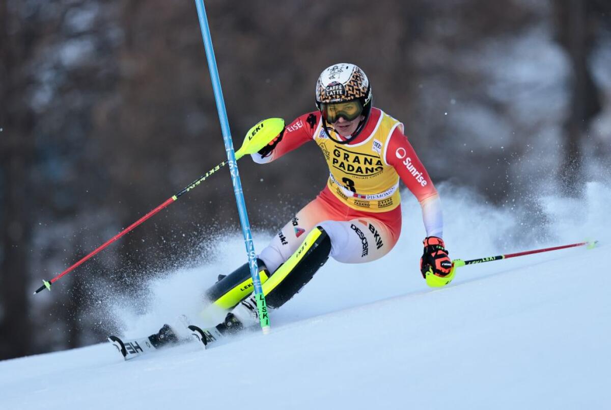 Sci alpino, Holdener vince Slalom a Sestriere - 