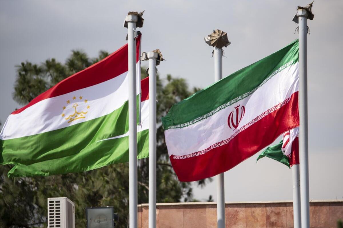 Iran, impiccato l’ex viceministro della Difesa Alireza Akbari - 